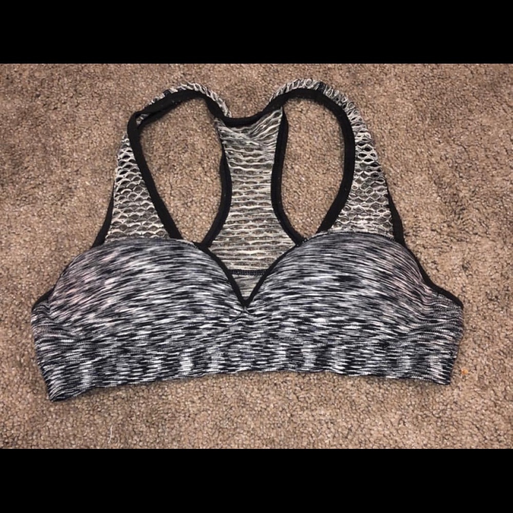 vs pink sports bra